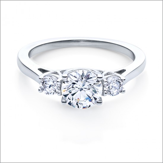 Photography of a 3 stone Diamond Ring