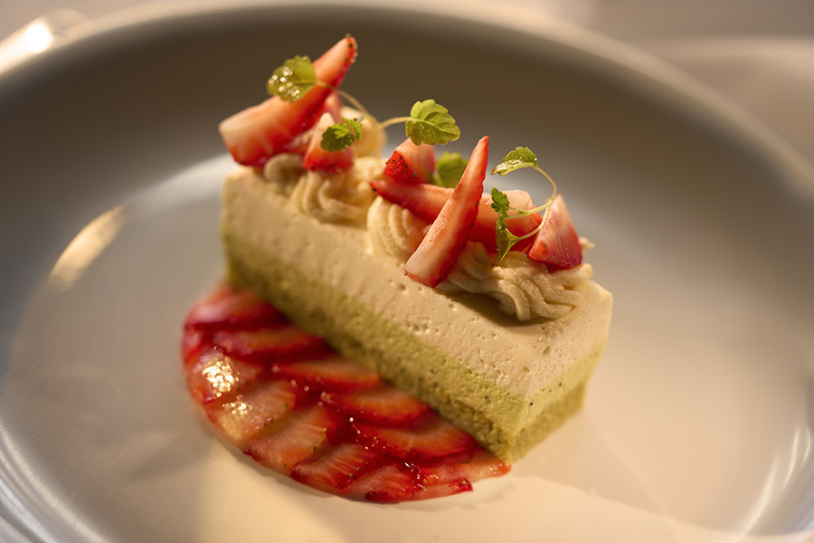 Matcha and white melted chocolate cheesecake